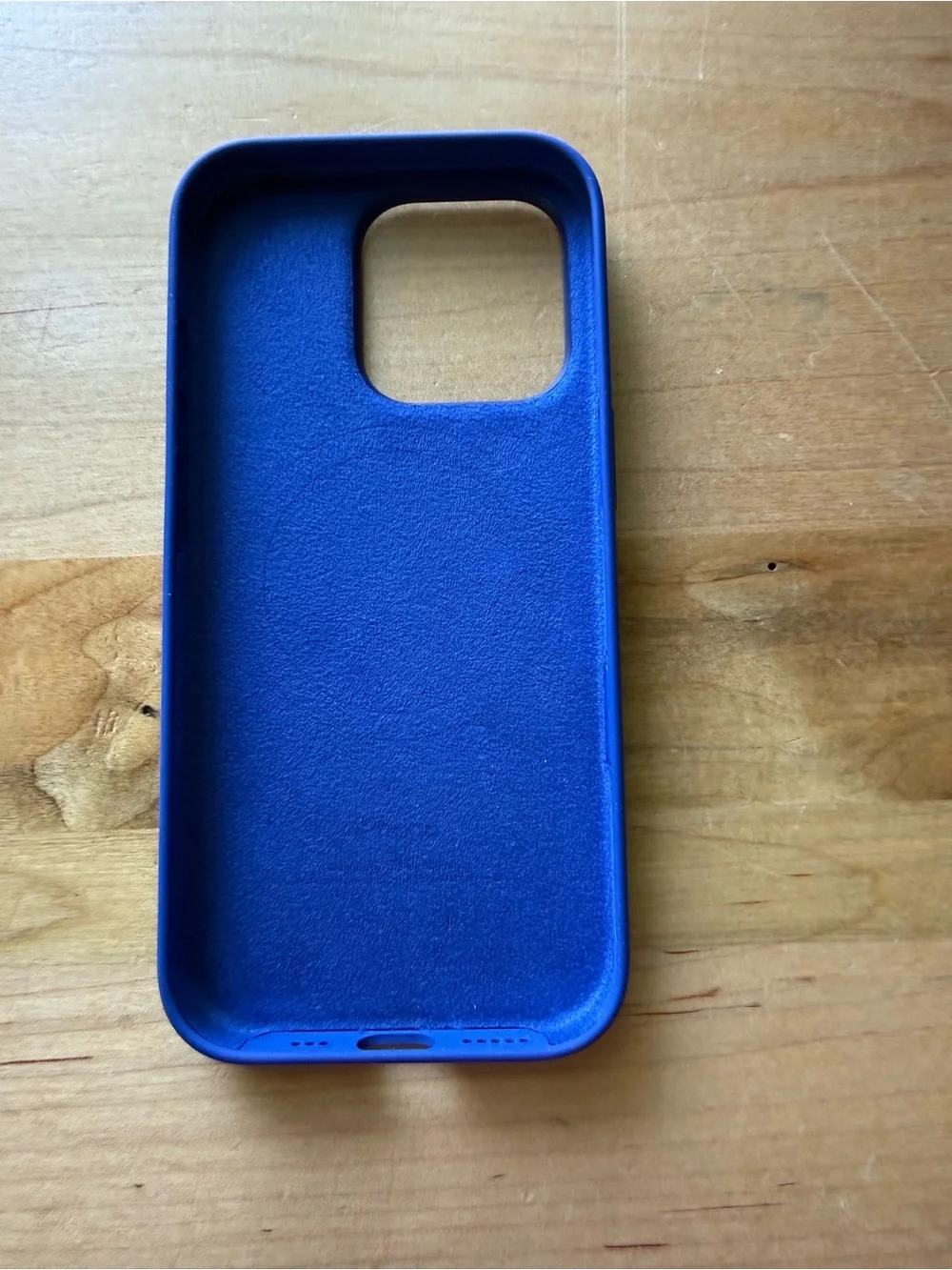 Apple IPhone 16 pro Ultramarine Silicone Case 💙🦋